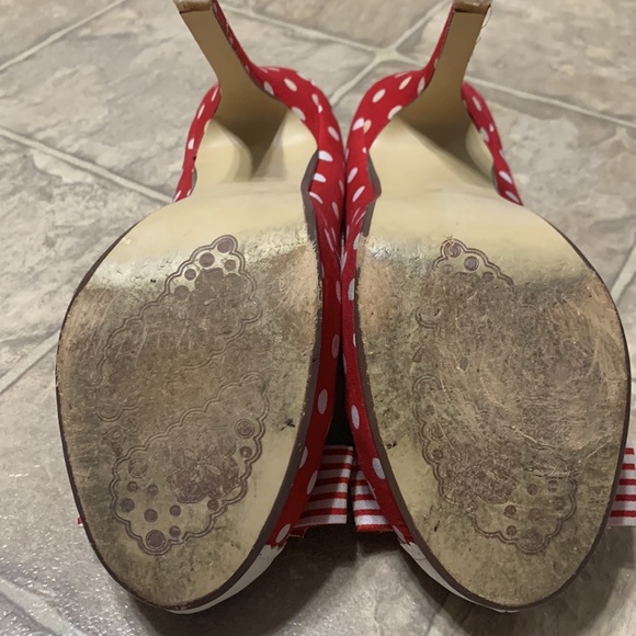 Heels - Picture 4 of 6